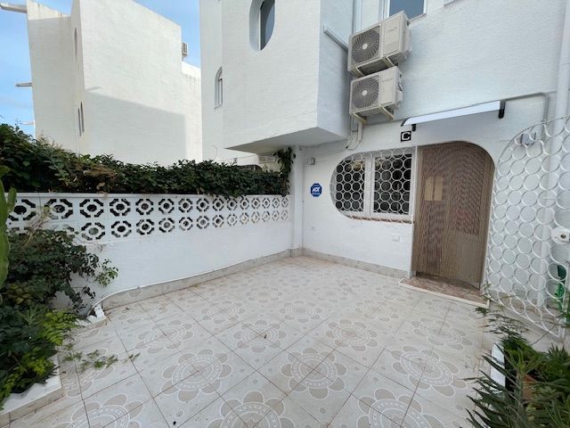 Exterior view of Single-family semi-detached to rent in El Campello  with Air Conditioner, Heating and Terrace