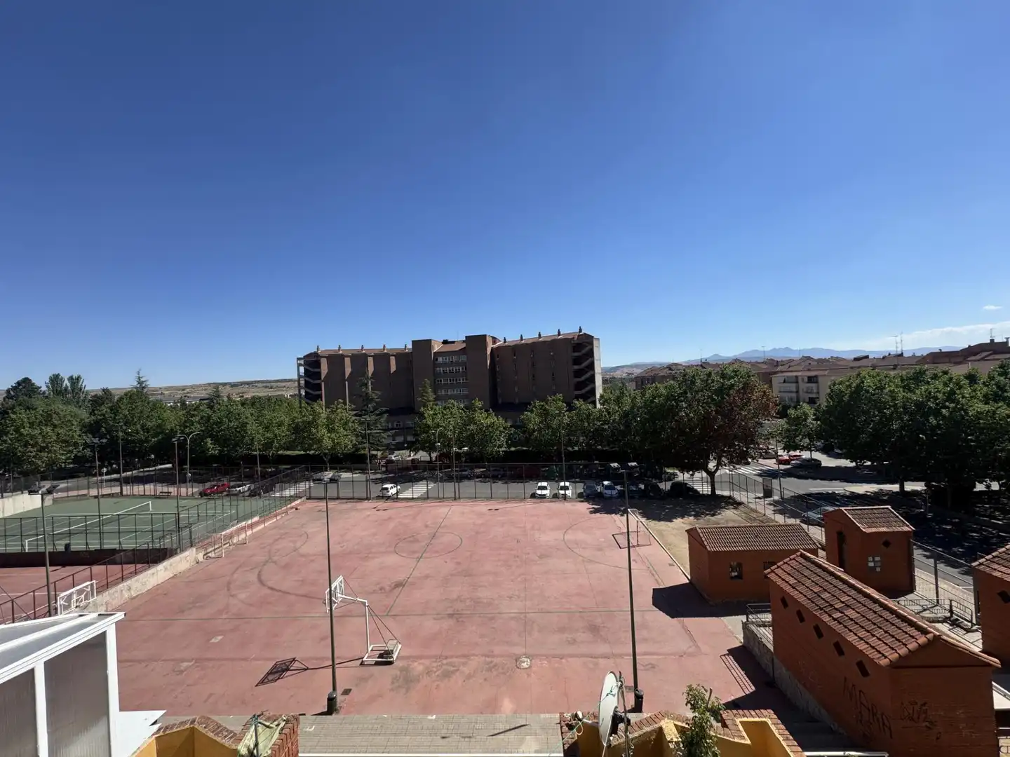 Vista exterior de Pis en venda en Ávila amb Calefacció i Terrassa