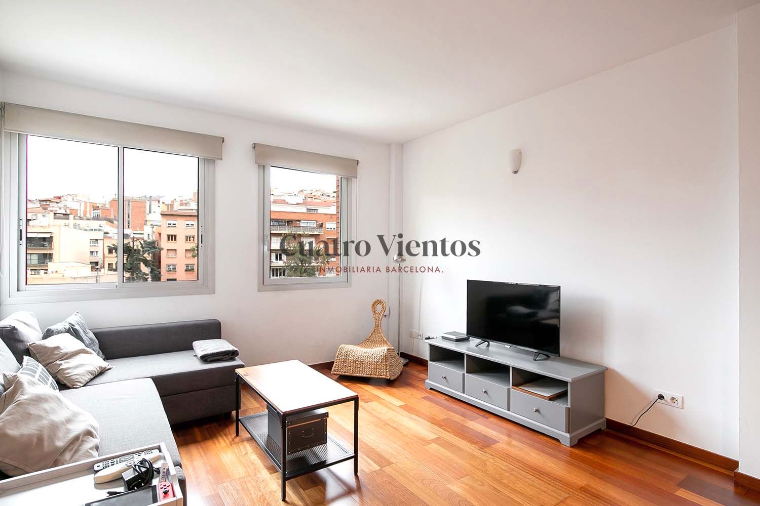 Living room of Flat to rent in  Barcelona Capital  with Air Conditioner, Heating and Parquet flooring