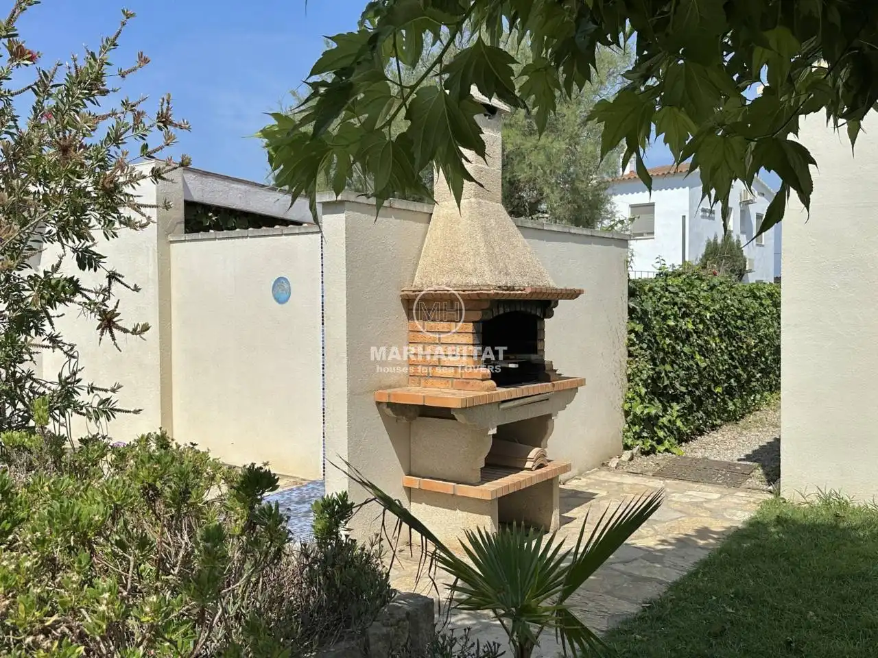 Jardí de Casa o xalet en venda en L'Escala amb Aire condicionat, Jardí privat i Terrassa