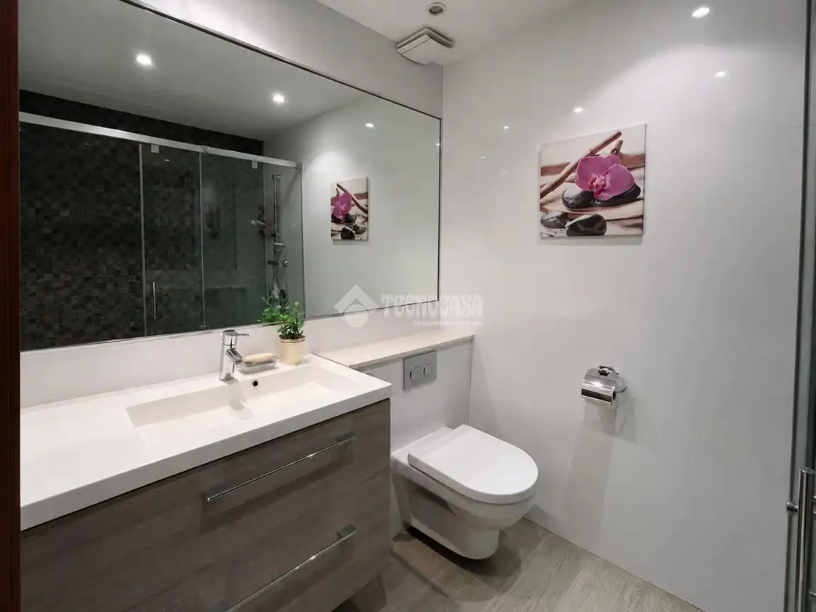 Baño de Piso en venta en Benalmádena con Aire acondicionado