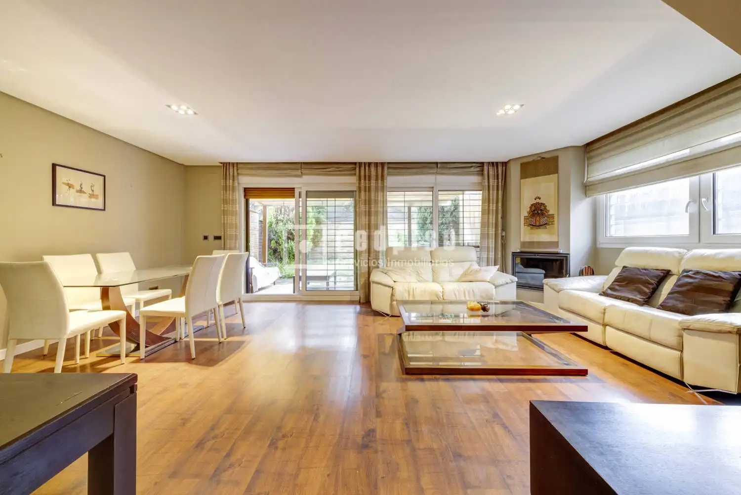 Living room of Houses for sale in Pozuelo de Alarcón  with Air Conditioner, Heating and Private garden