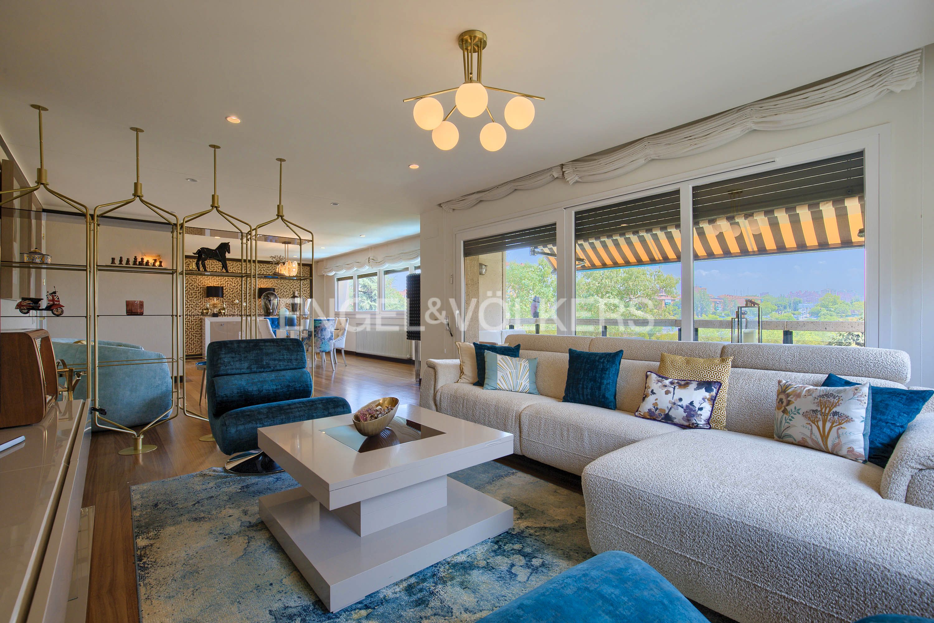 Living room of Apartment for sale in  Madrid Capital  with Air Conditioner, Heating and Terrace