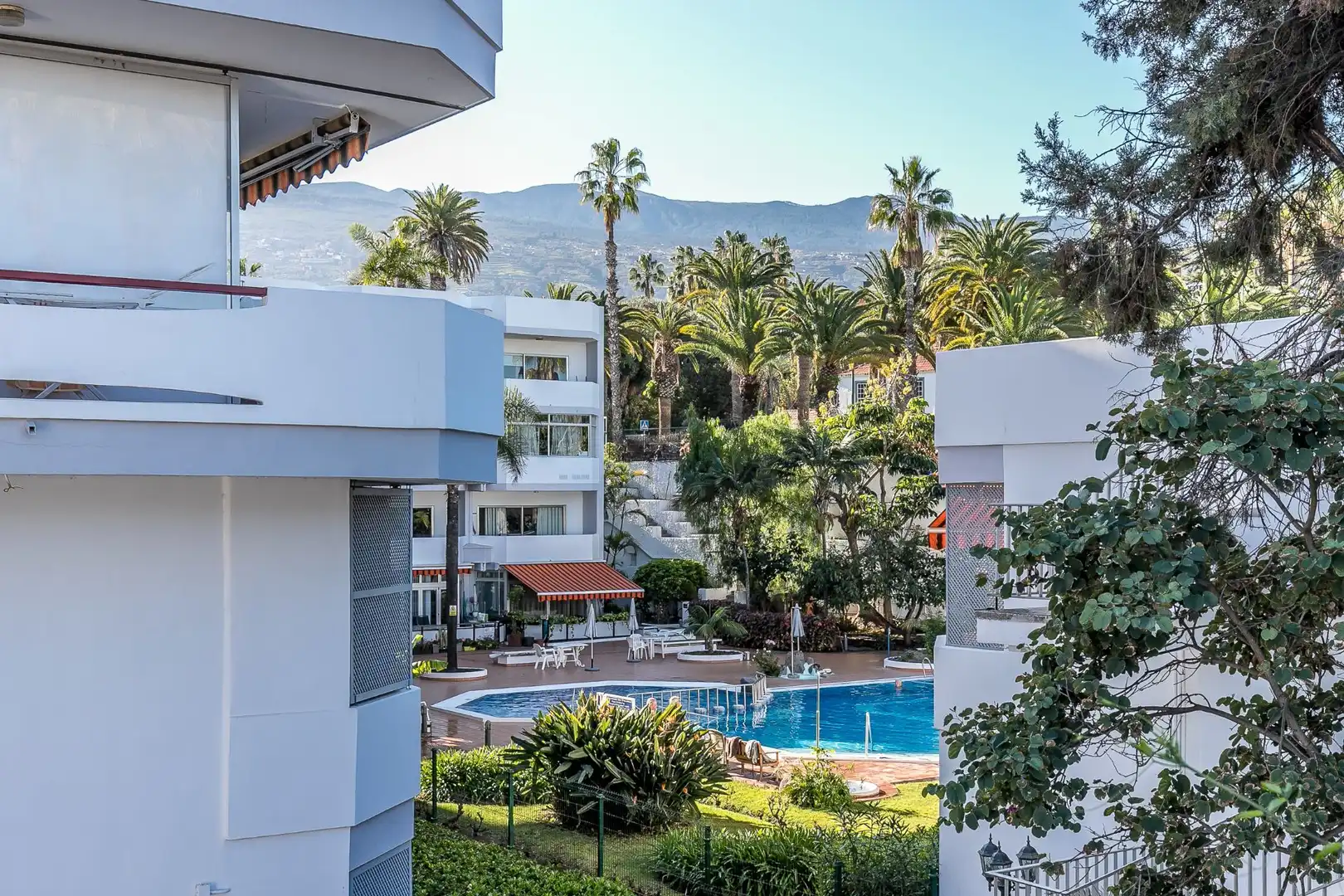 Flat with pool for sale in Zona Botánico