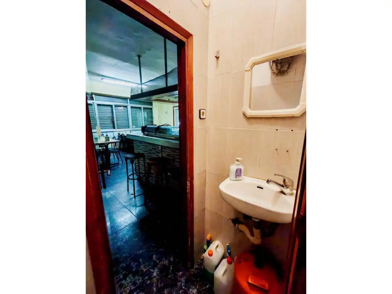 Badezimmer von Geschaftsraum zum Verkauf in Badalona