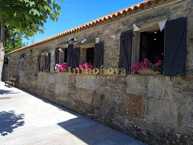 Local comercial en Alquiler en Valadares - Beade