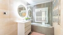 Bathroom of Flat for sale in  Barcelona Capital  with Air Conditioner and Balcony