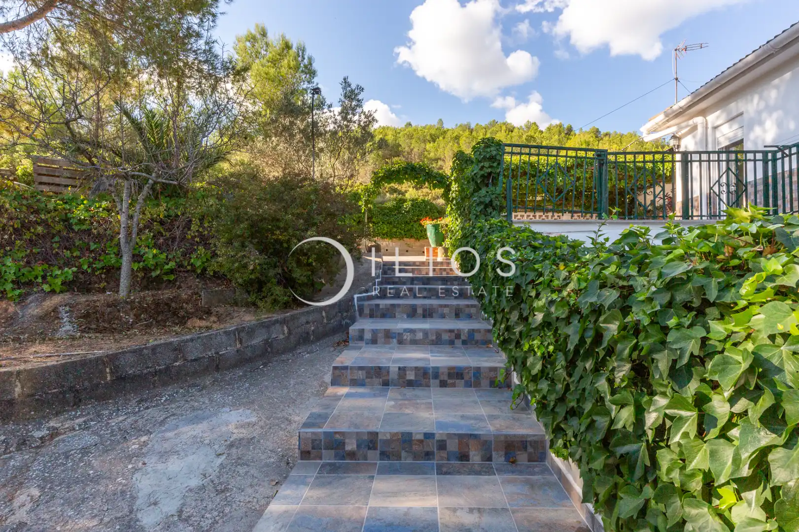 Terrassa de Finca rústica en venda en Buñol amb Aire condicionat, Calefacció i Jardí privat