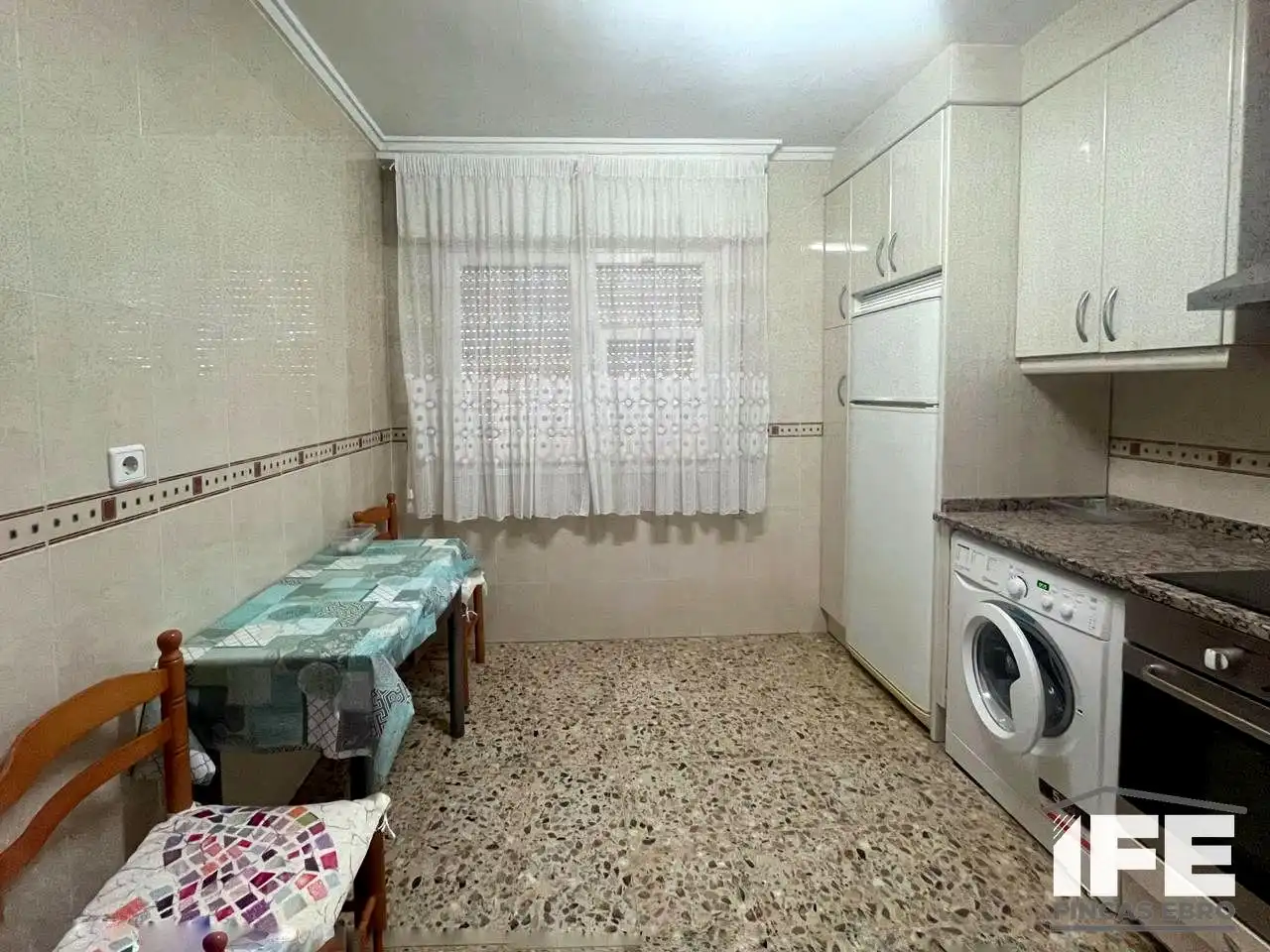 Cuina de Casa o xalet en venda en Alagón amb Jardí privat