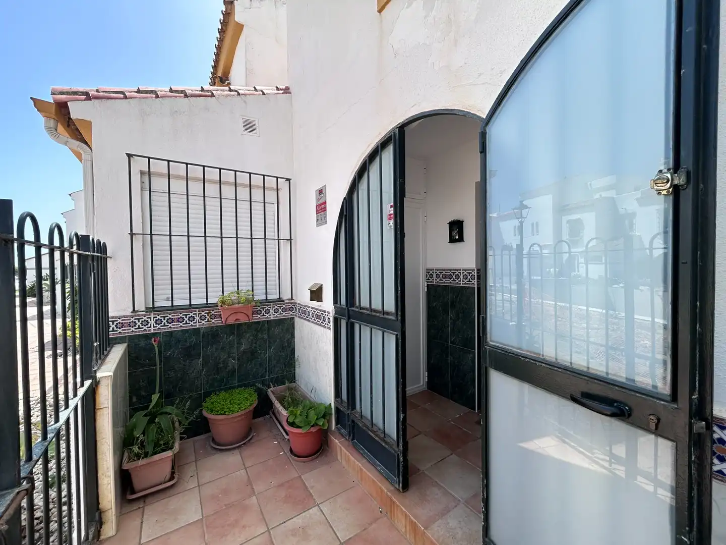 Casa adosada en venta en Casares con Terraza, Amueblado y Alarma