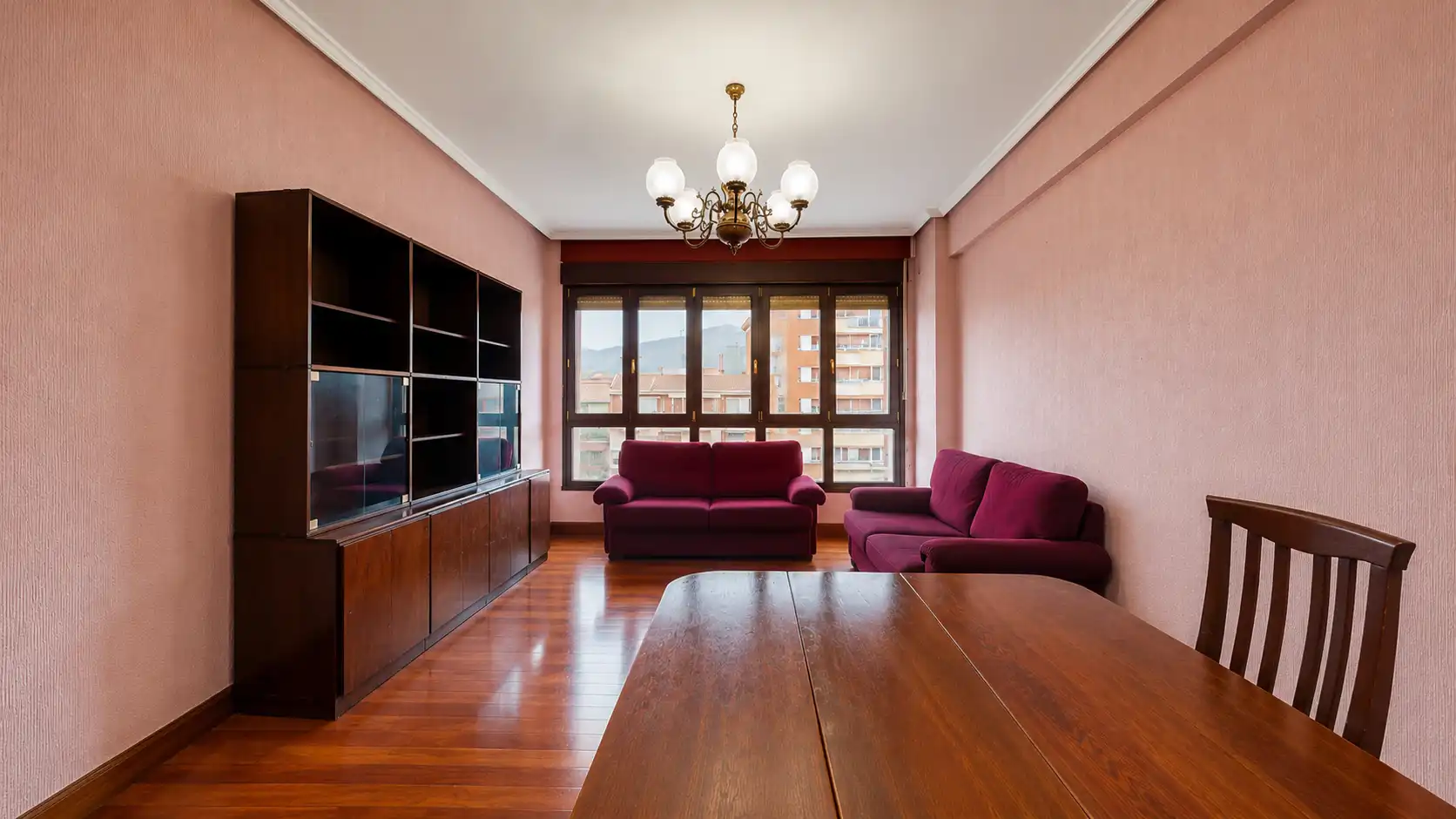 Sala d'estar de Pis en venda en Bilbao  amb Balcó