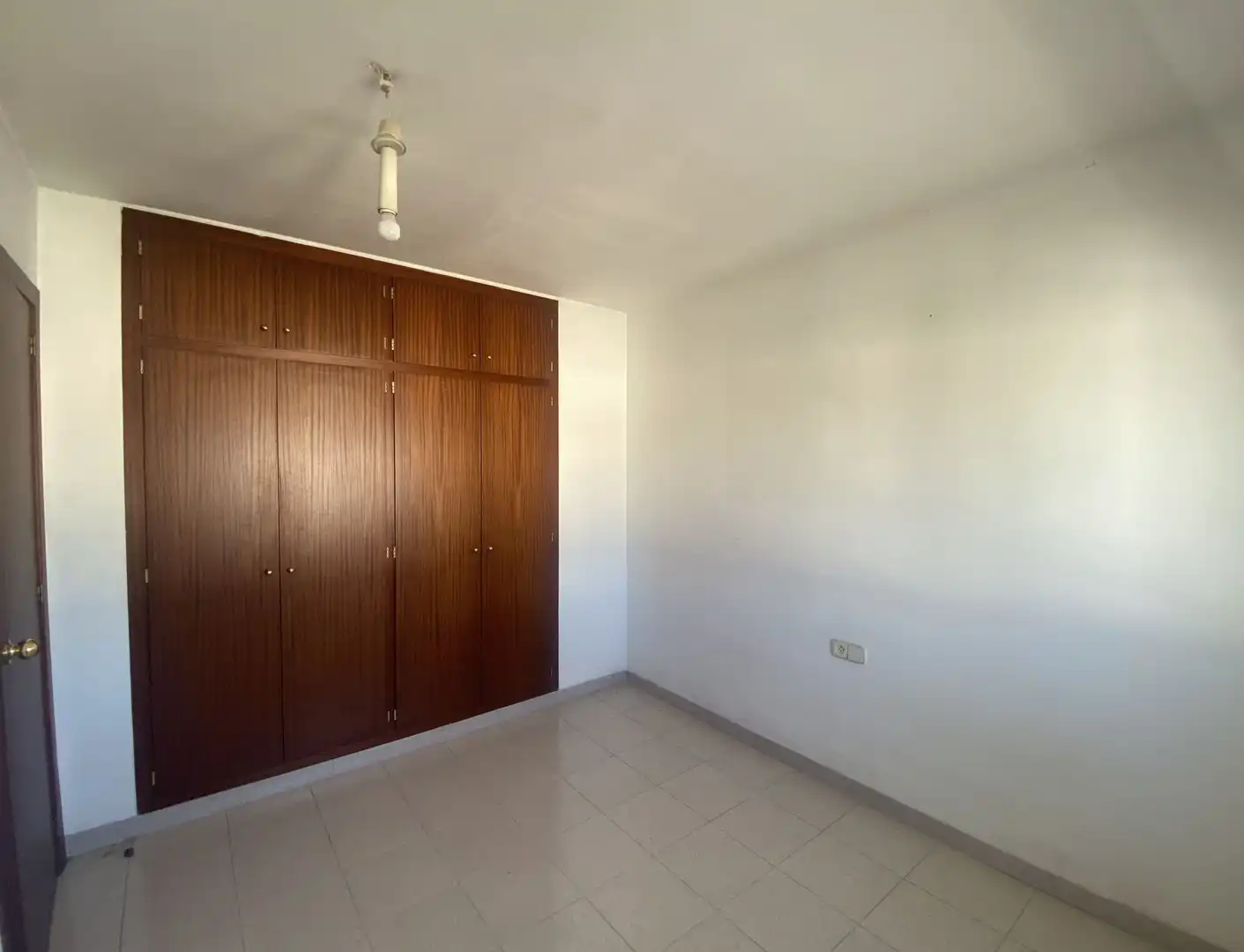 Habitación de Casa adosada en venta en Girona con Calefacción, Jardín privado y Terraza