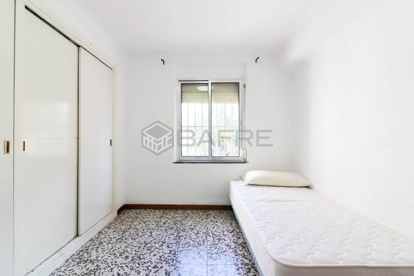 Bedroom of Flat for sale in Madrid