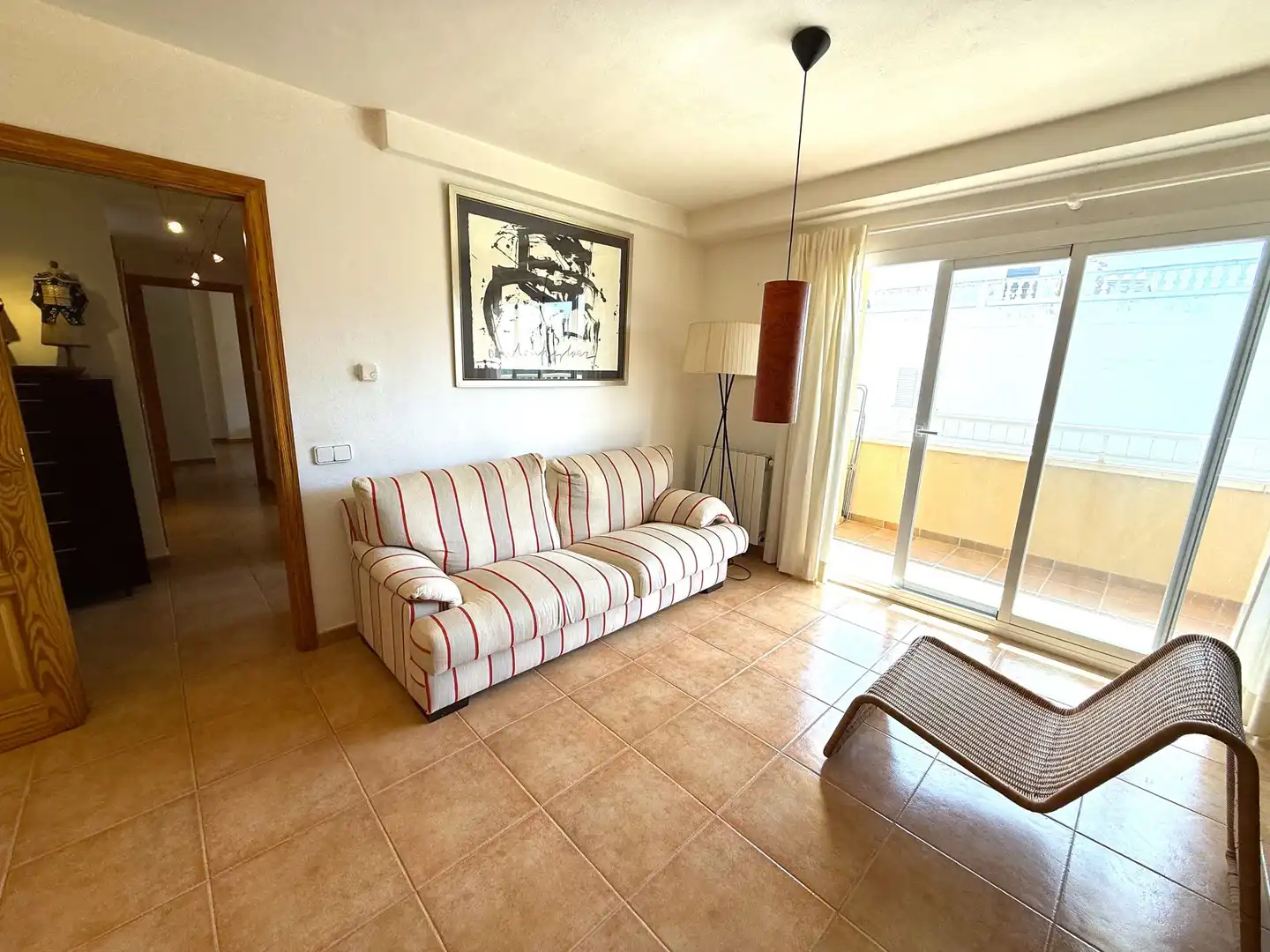 Wohnzimmer von Wohnungen zum Verkauf in Santa Eulària des Riu mit Klimaanlage, Heizung und Terrasse