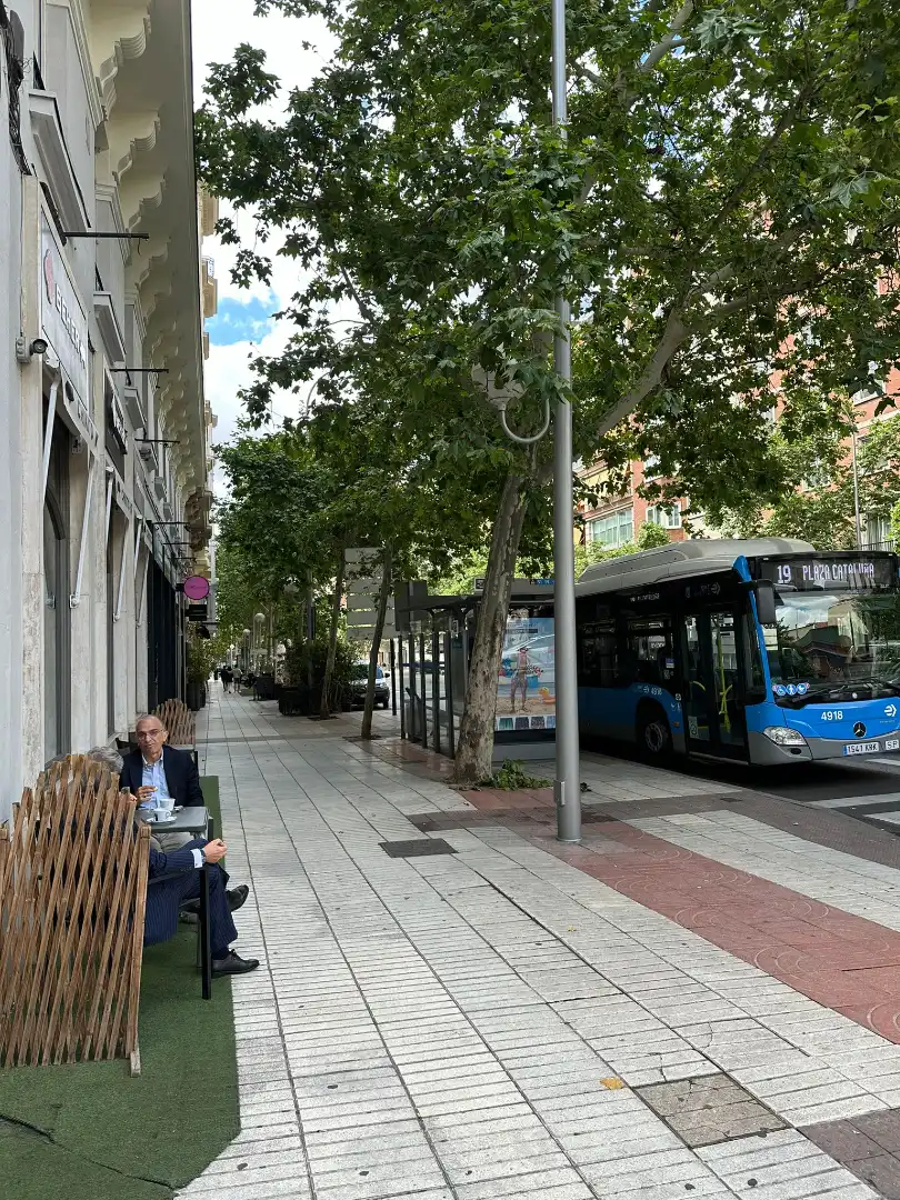 Vista exterior de Local en venta en Madrid con Aire acondicionado, Calefacción y Amueblado