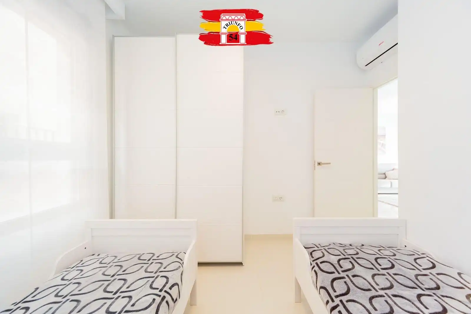 Dormitori de Casa o xalet en venda en Pilar de la Horadada amb Aire condicionat, Moblat i Piscina comunitària