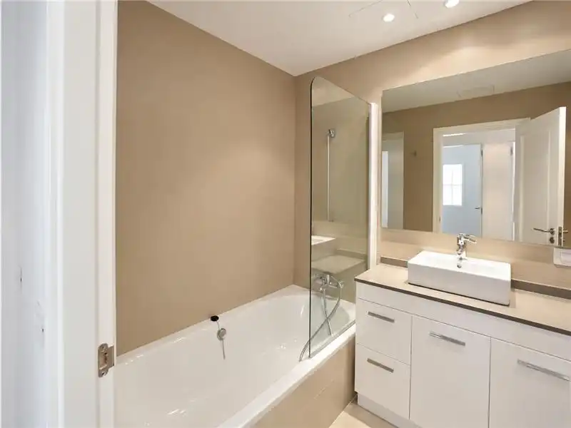 Baño de Piso de alquiler en  Palma de Mallorca con Aire acondicionado, Terraza y Piscina comunitaria
