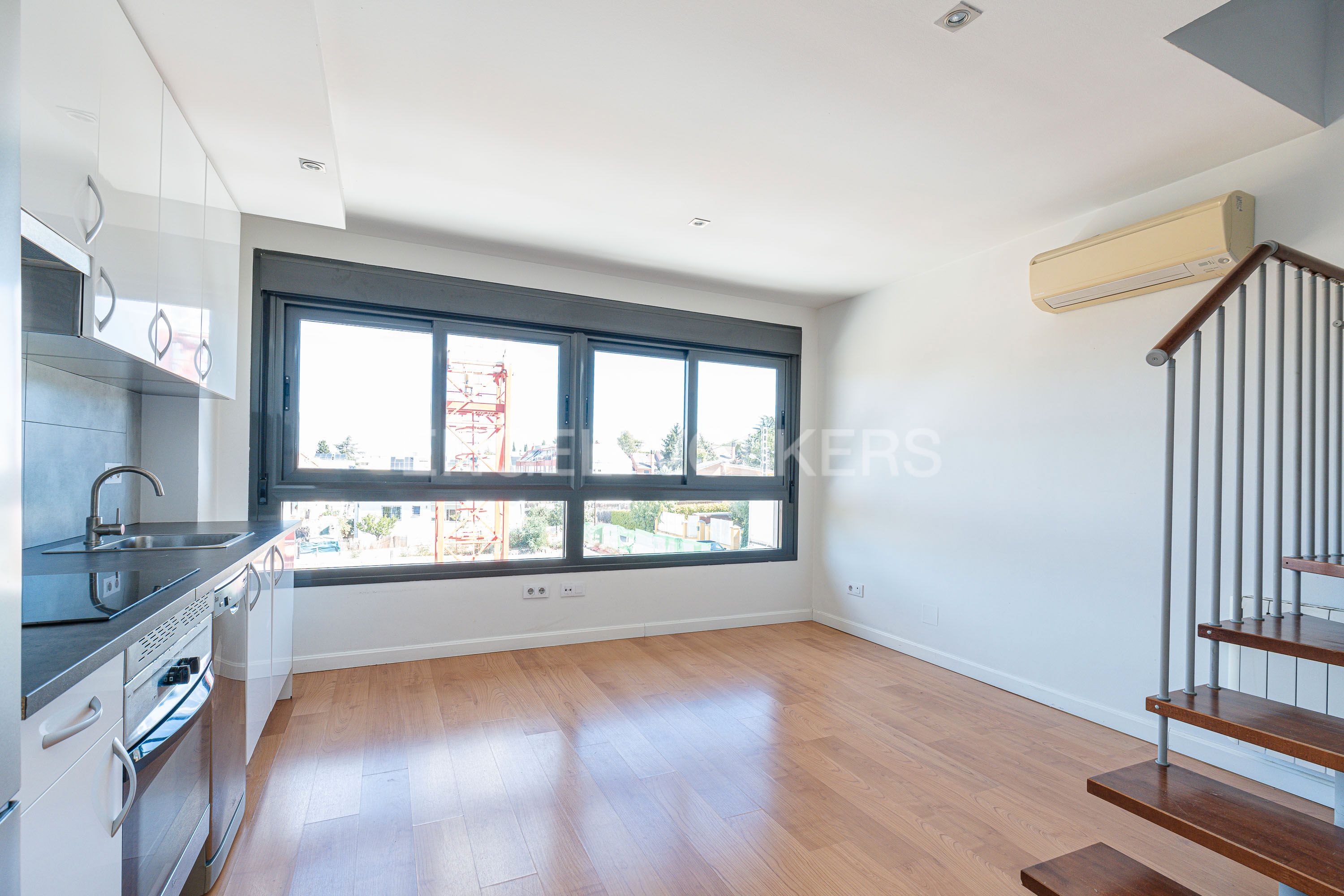 Habitación de Dúplex en venta en Pozuelo de Alarcón con Aire acondicionado y Calefacción