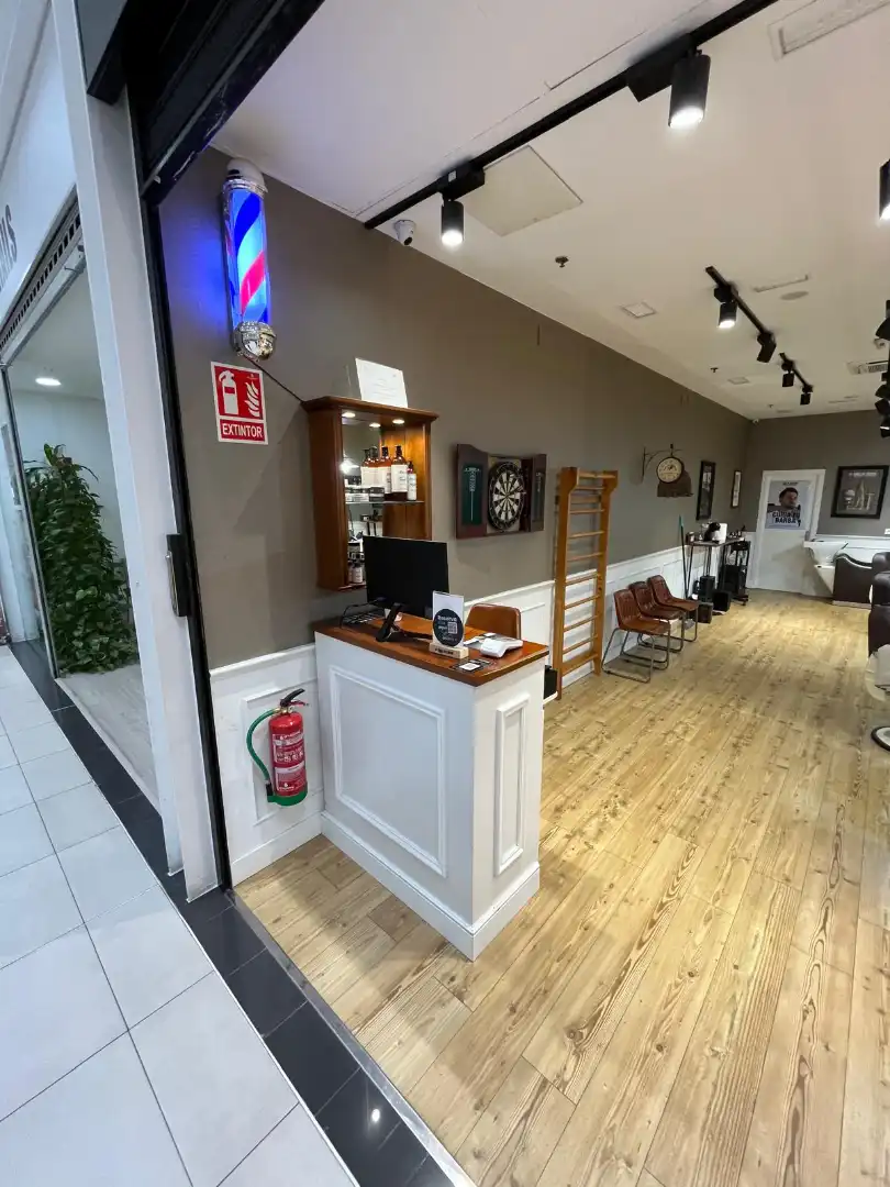 Local comercial en traspaso en Avenida Puerta del Sol 4, imagen 5