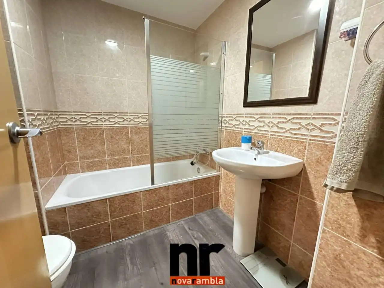 Badezimmer von Wohnung zum Verkauf in Ripollet mit Klimaanlage, Heizung und Parkett