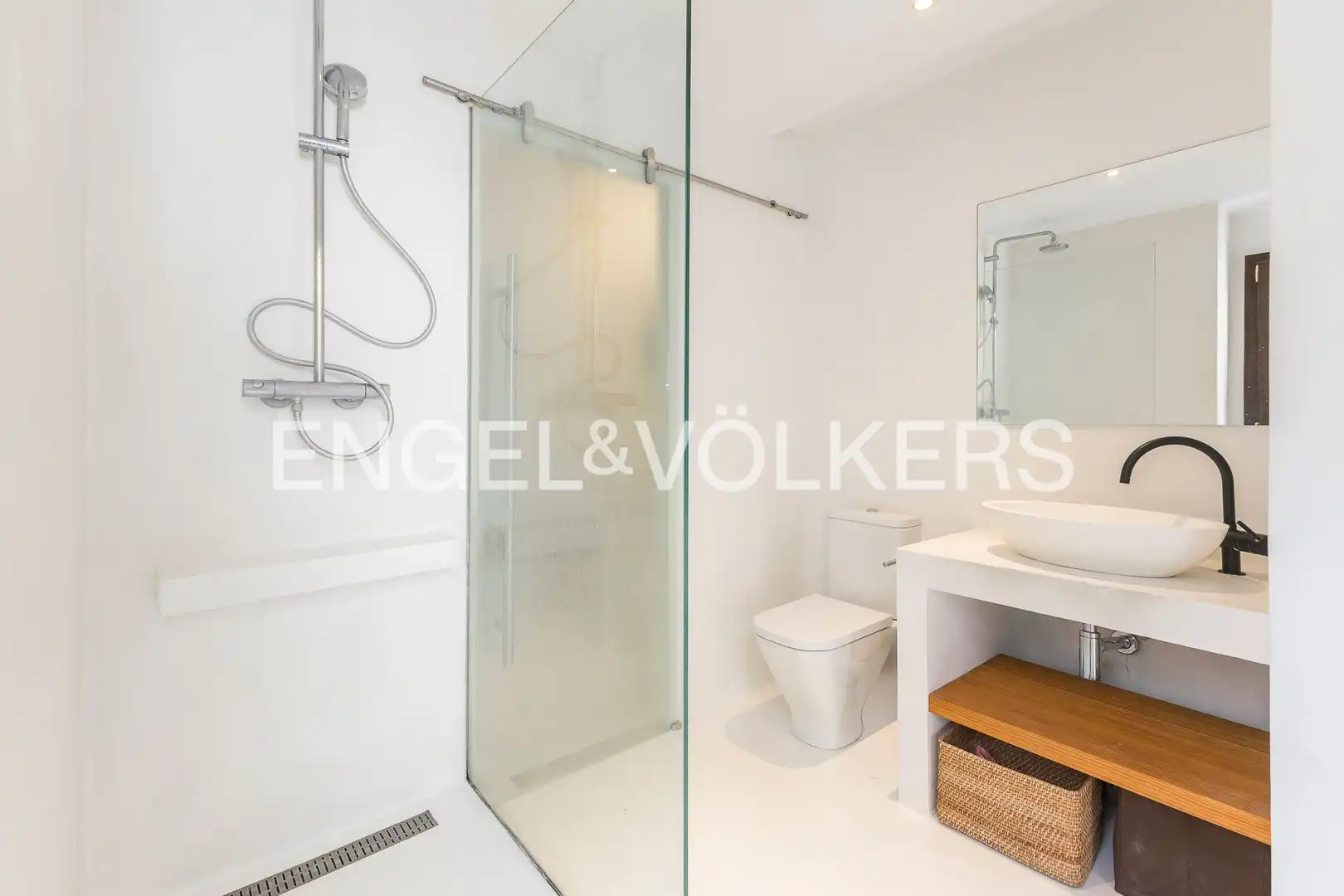 Baño de Piso en venta en Barcelona con Calefacción, Jardín privado y Parquet