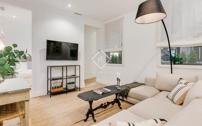 Living room of Flat for sale in  Madrid Capital  with Air Conditioner