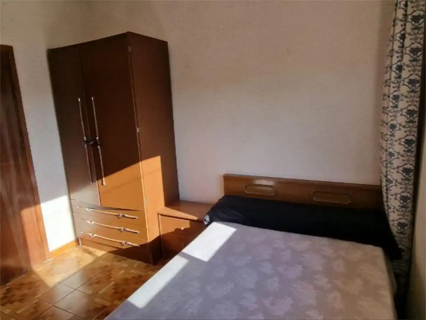Dormitori de Casa o xalet en venda en Pinofranqueado amb Jardí privat, Traster i Moblat