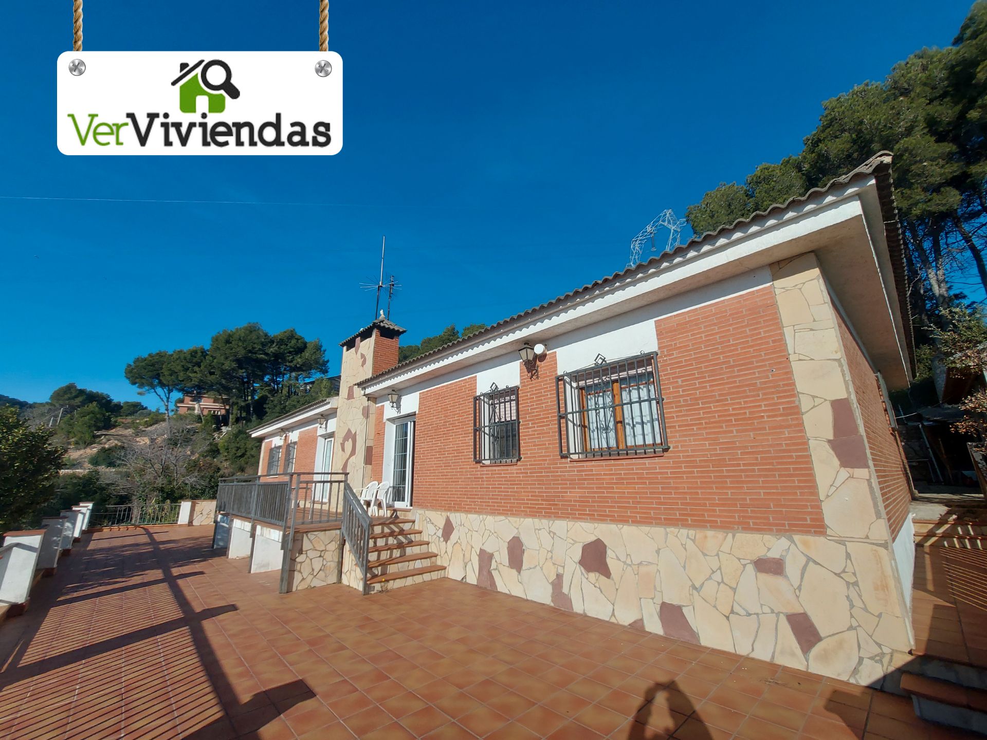 Vista exterior de Casa o chalet en venta en Cervelló con Calefacción, Jardín privado y Terraza