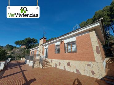 Casa con balcón en venta en Carrer Solsones Cp 2F 37