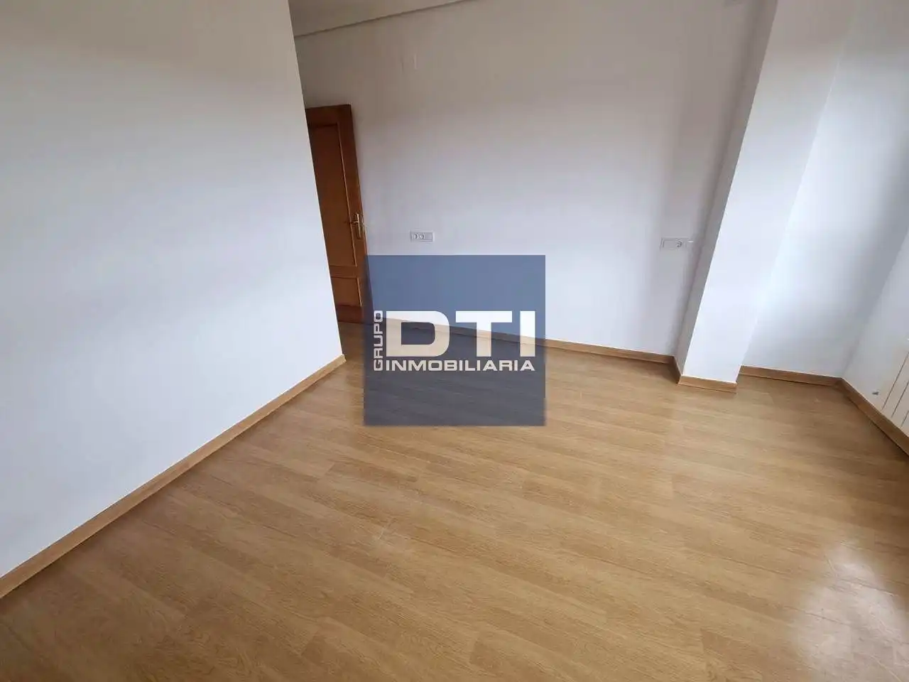 Habitación de Dúplex en venta en Albacete con Calefacción