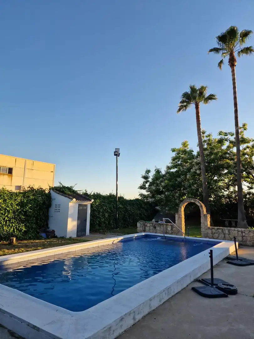 Piscina de Casa o xalet en venda en Córdoba amb Aire condicionat, Calefacció i Jardí privat