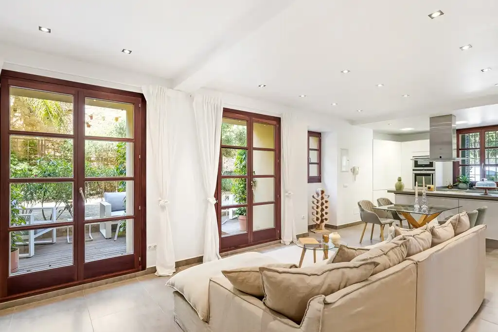 Wohnzimmer von Erdgeschoss zum Verkauf in  Palma de Mallorca mit Klimaanlage, Heizung und Parkett