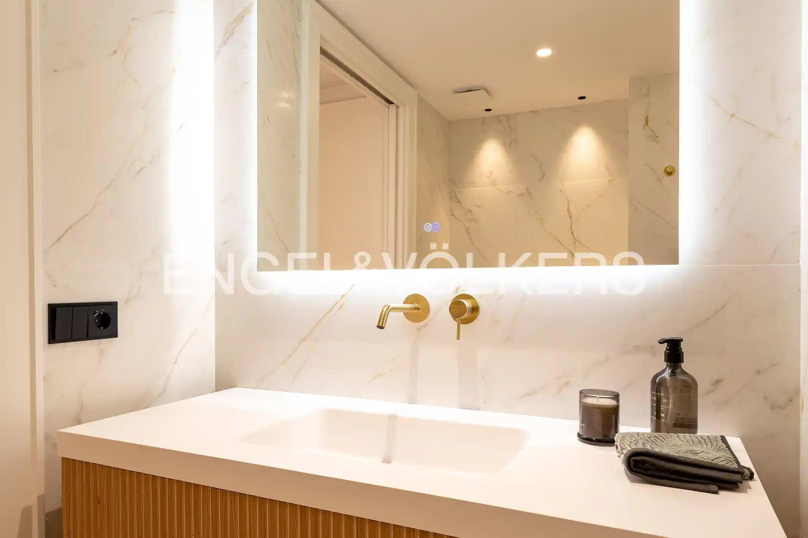 Badezimmer von Wohnung zum Verkauf in Madrid mit Klimaanlage, Heizung und Möbliert
