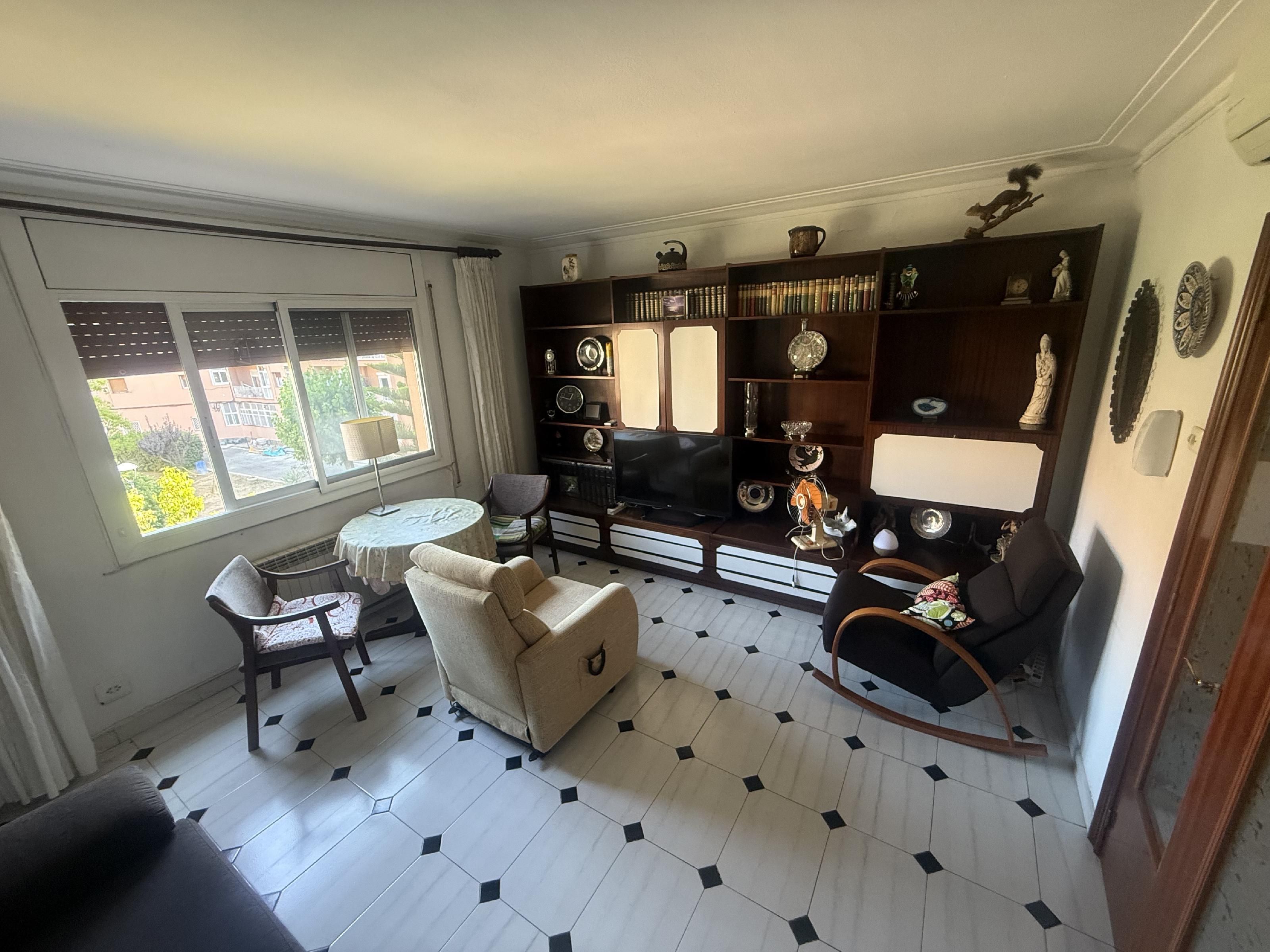 Sala de estar de Apartamento en venta en L'Hospitalet de Llobregat con Jardín privado y Terraza
