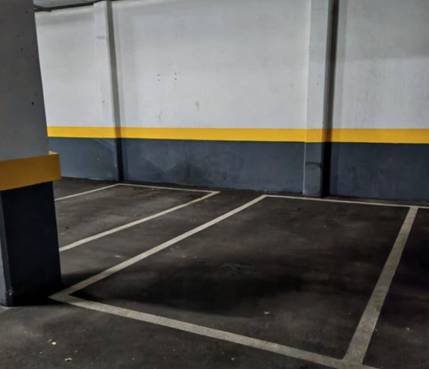 Garaje en Venta en Avenida Carlos V en Sur - PAU 4