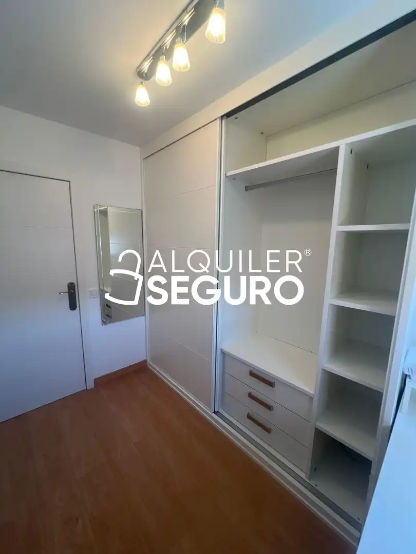 Bedroom of Flat for rent in Madrid  with Air Conditioner, Heating and Terrace