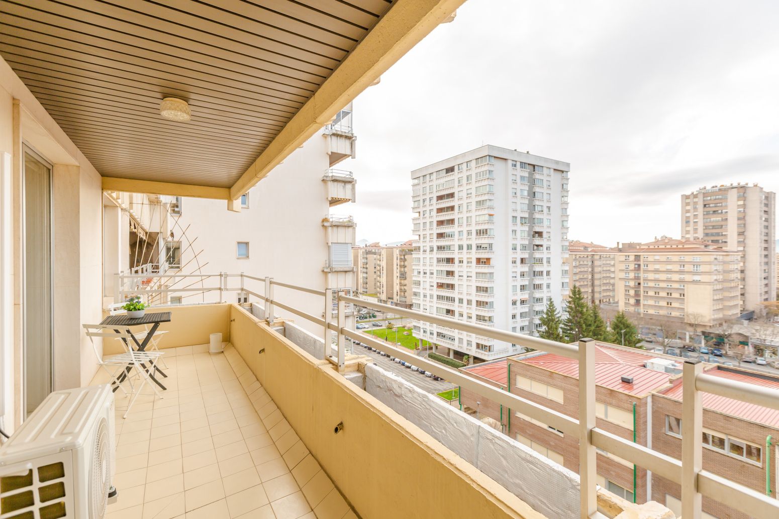 Terrassa de Pis en venda en  Pamplona / Iruña amb Aire condicionat, Calefacció i Parquet