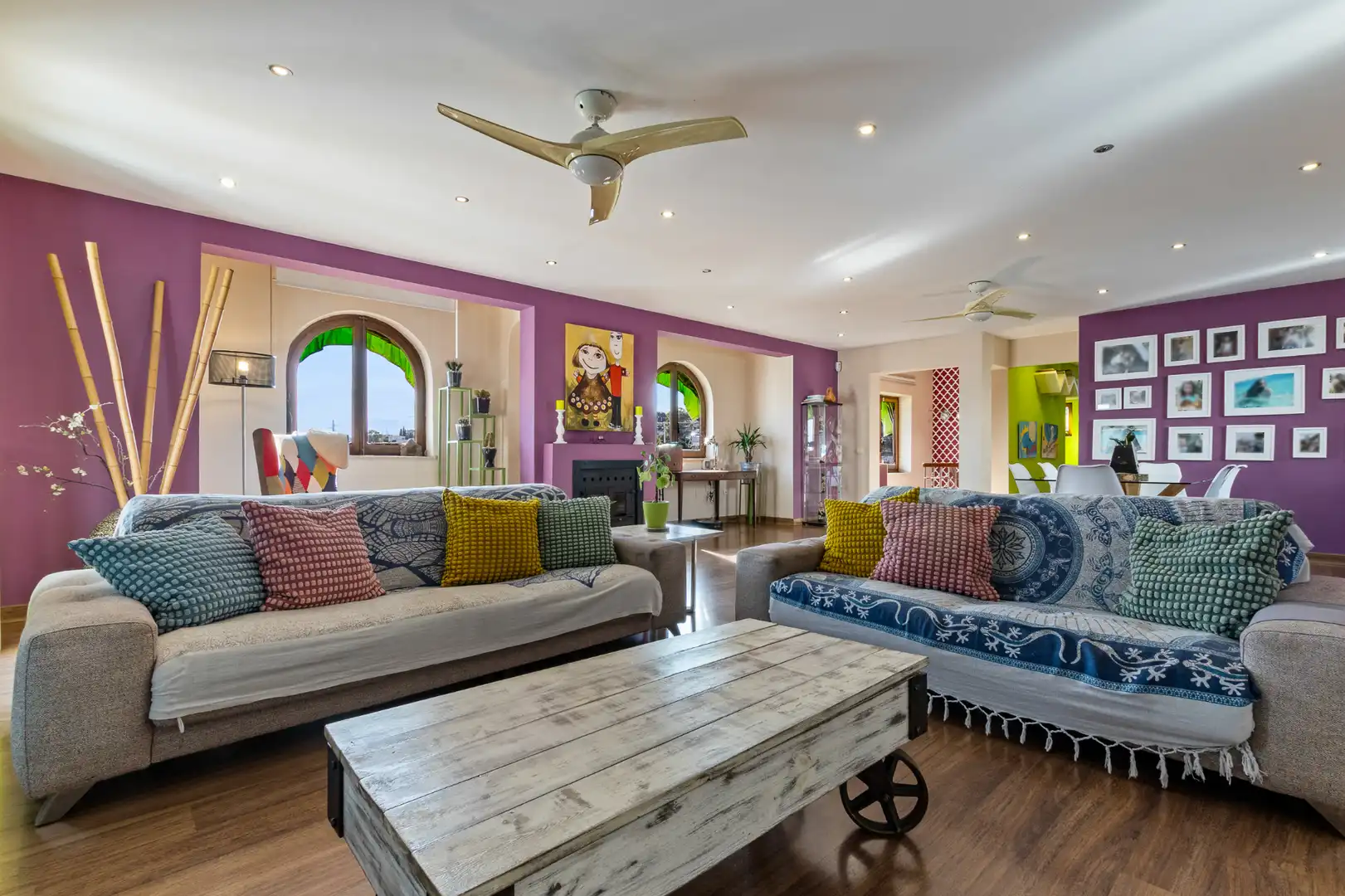 Living room of Houses for sale in Fuengirola  with Air Conditioner, Private garden and Swimming Pool