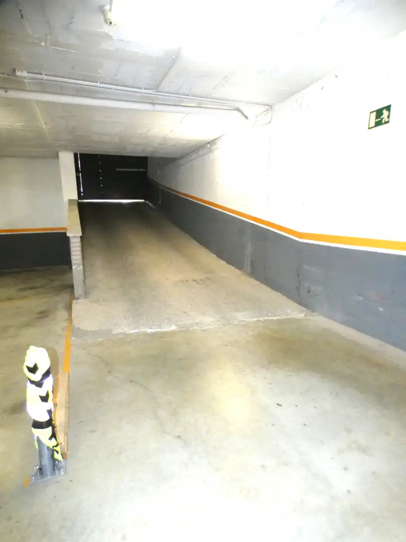 Parking de Ático en venta en Terrassa con Calefacción, Terraza y Balcón