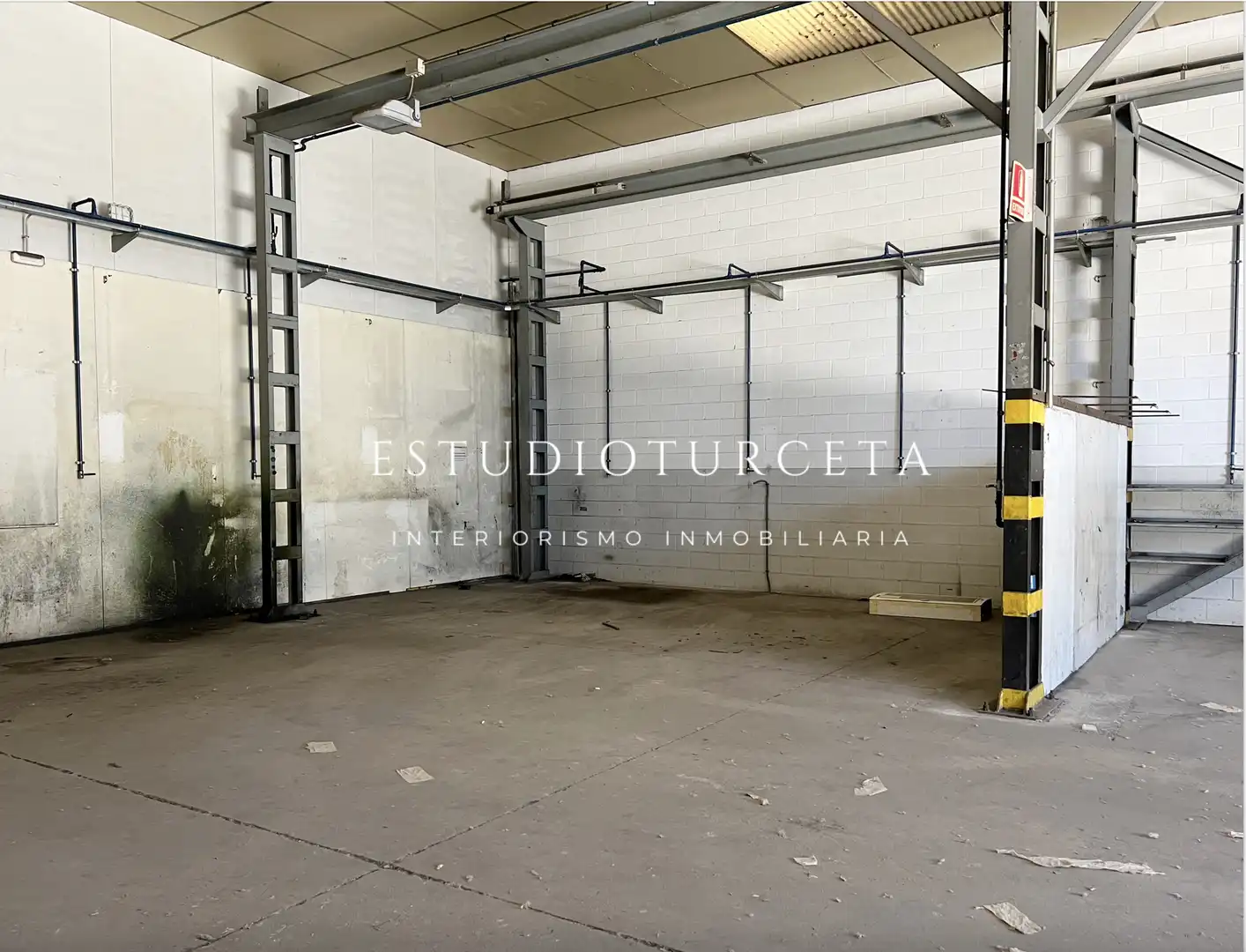 Nau industrial en venda a Carrer de Francesc Vila, 10, Roquetes - Can Magí