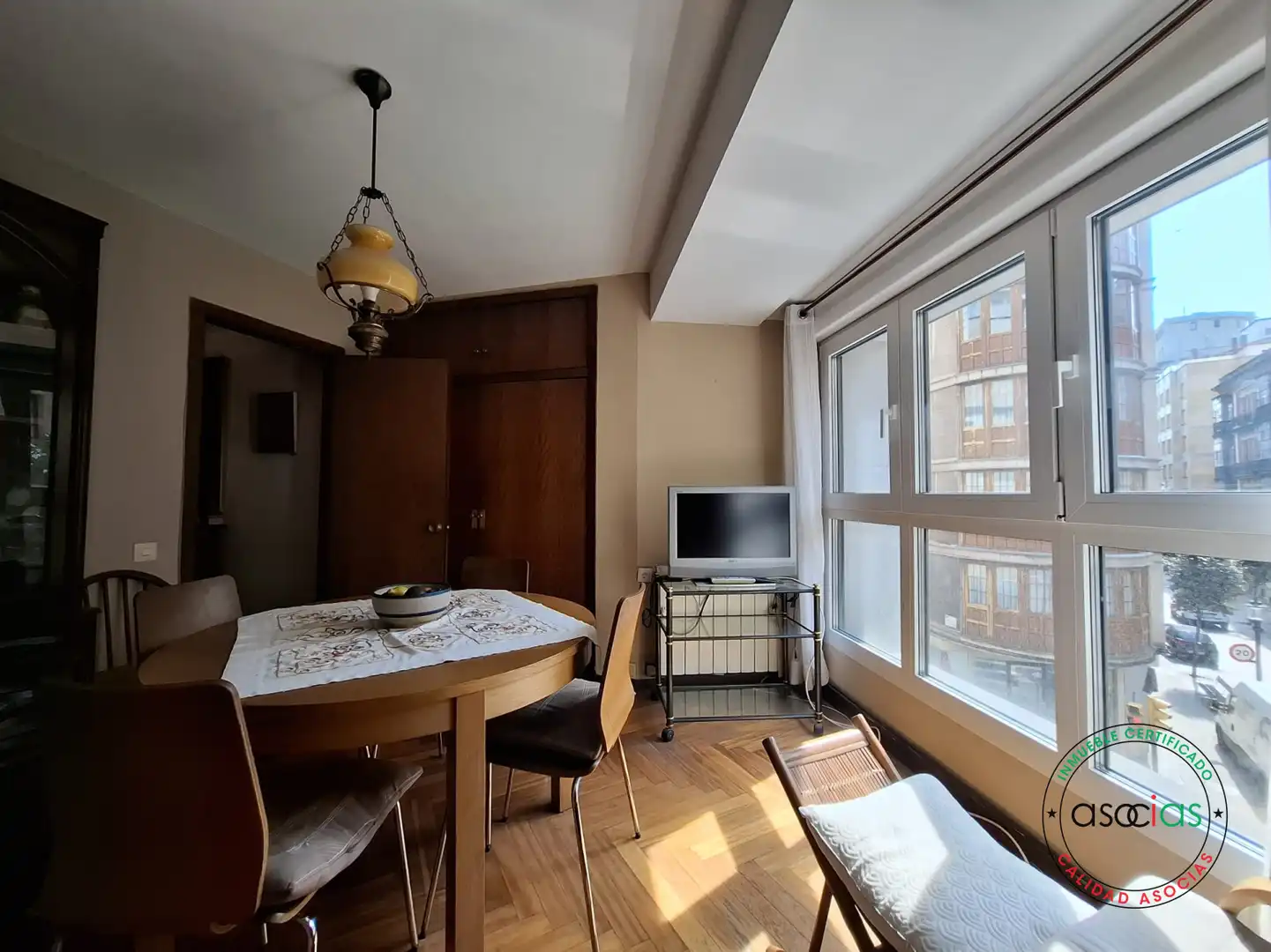Sala d'estar de Pis en venda en Gijón  amb Calefacció, Parquet i Terrassa