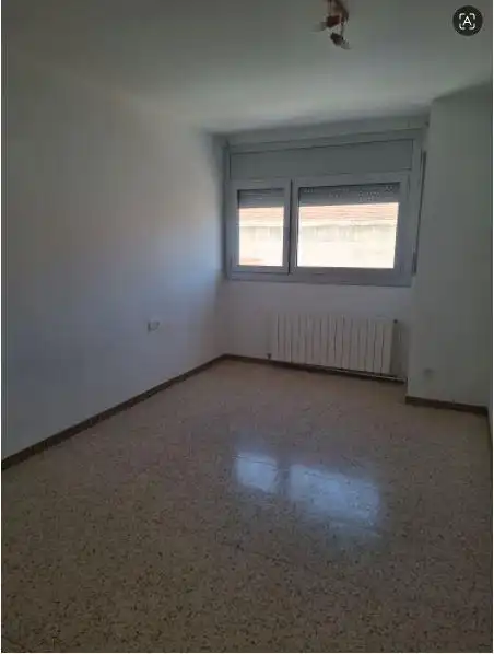 Habitación de Piso de alquiler en Calaf con Calefacción, Trastero y Balcón