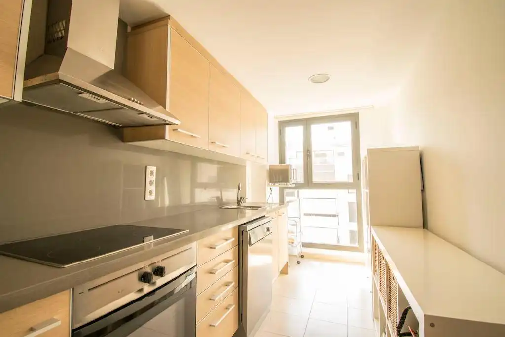 Cocina de Ático de alquiler en La Pobla de Vallbona con Aire acondicionado, Calefacción y Jardín privado
