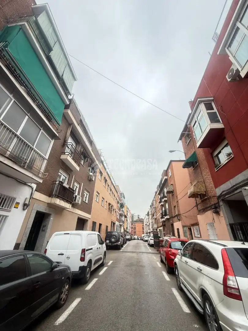 Vista exterior de Local en venta en  Madrid Capital