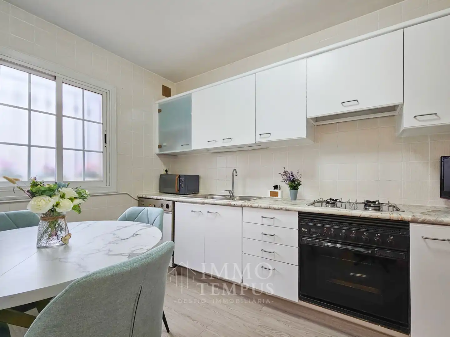Cocina de Casa adosada en venta en Sant Cugat del Vallès con Jardín privado, Parquet y Terraza