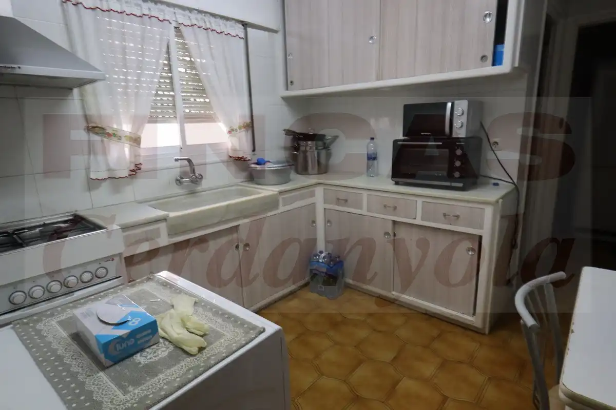 Cocina de Casa o chalet en venta en Cerdanyola del Vallès con Aire acondicionado, Calefacción y Terraza
