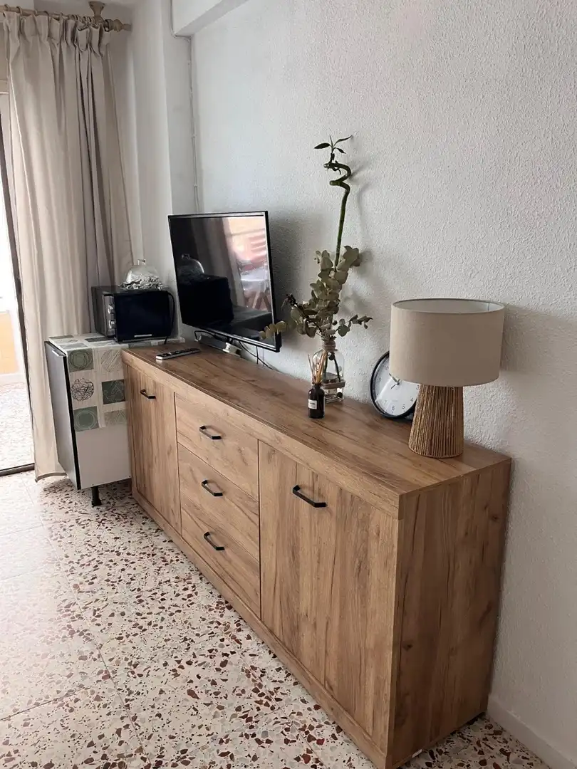 Sala d'estar de Pis de lloguer en Torrevieja amb Aire condicionat, Calefacció i Terrassa