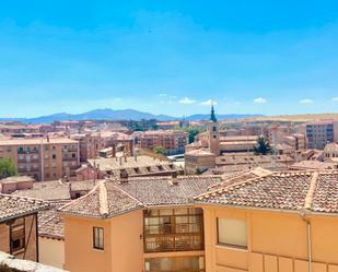 Vista exterior de Pis en venda en Segovia Capital amb Terrassa i Balcó