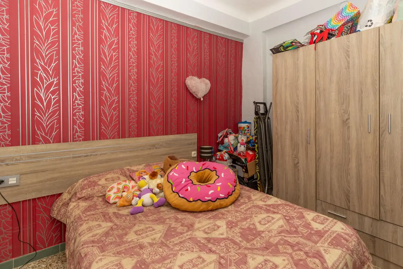 Habitación de Edificio en venta en Guadix