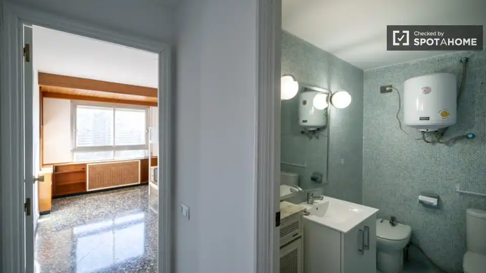 Wohnung mit Terrasse zur Miete in Quatre Carreres, imagen 9